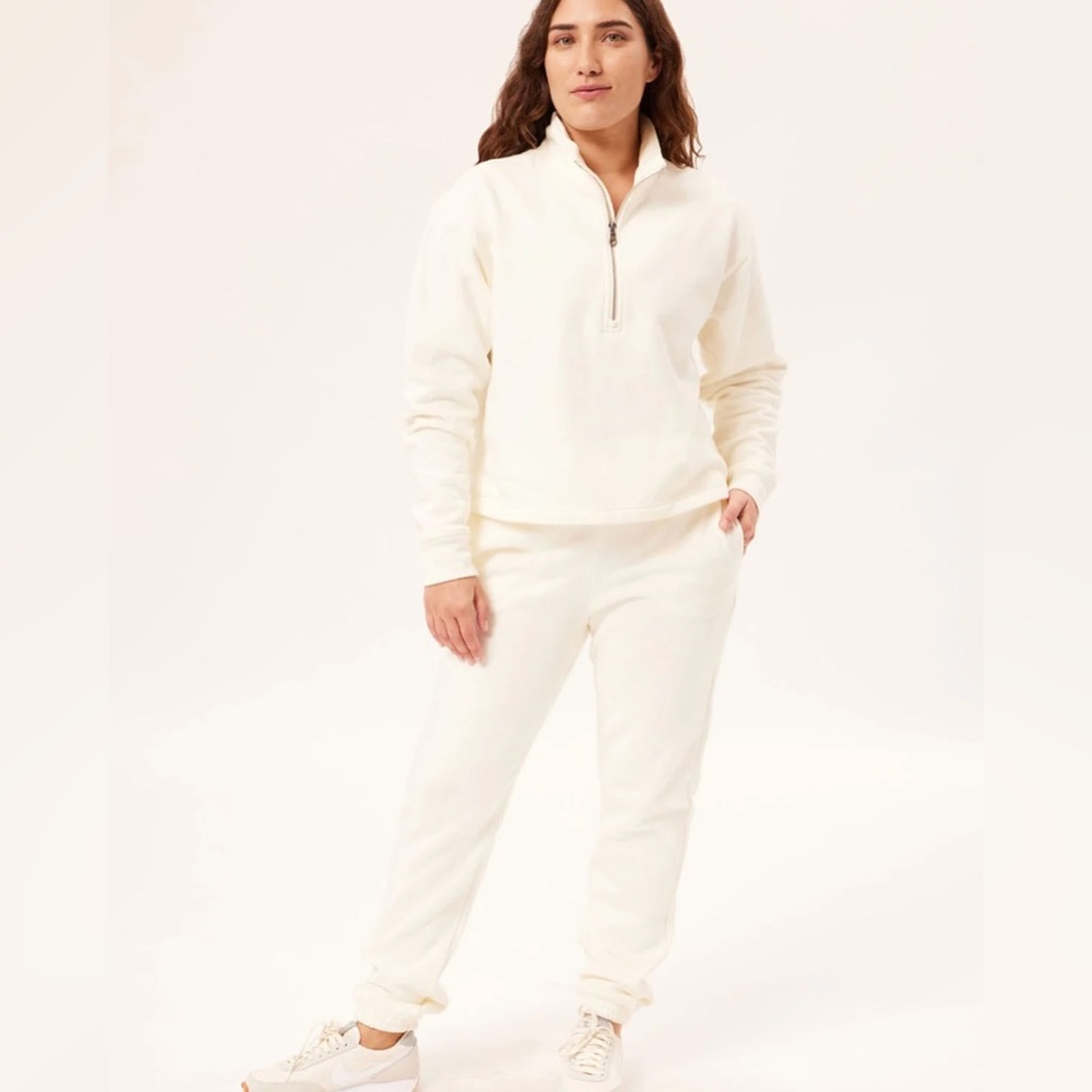 Girlfriend Collective Set Vega Half-Zip Sweatshirt and Leora Jogger Sweatpant